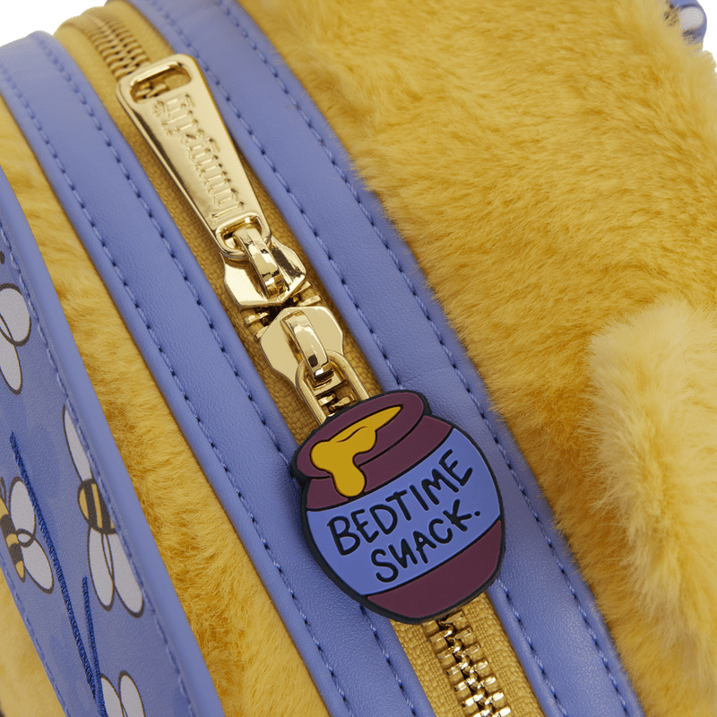 Loungefly Winnie the Pooh Exclusive Classic Bedtime Plush Cosplay Mini Backpack - EPIKKO Accesorios