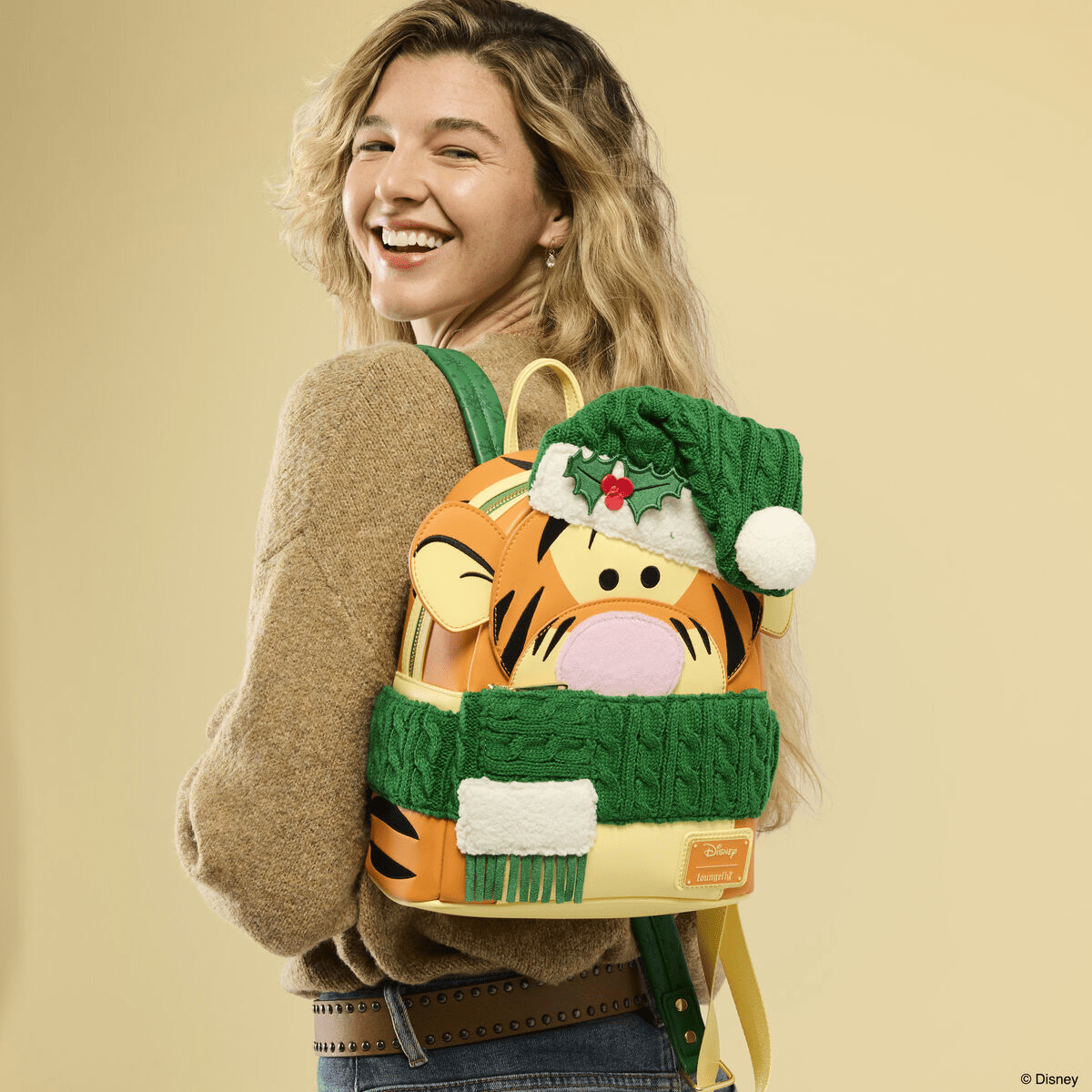 Loungefly Winnie the Pooh Tigger Holiday Cosplay Mini Backpack - EPIKKO Accesorios